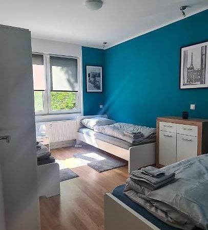 Schoene 2 Zimmer Apartment In Krefeld City, Monteur Wohnung Netflix & Prime Экстерьер фото