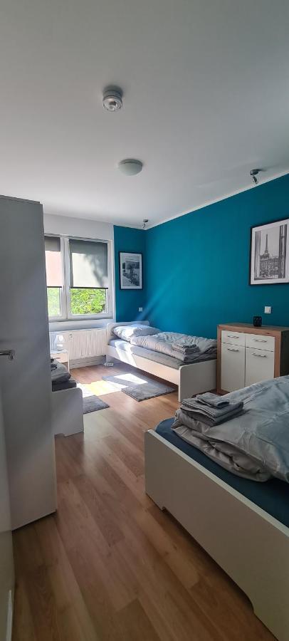 Schoene 2 Zimmer Apartment In Krefeld City, Monteur Wohnung Netflix & Prime Экстерьер фото